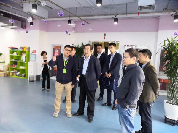 天津市政协原副主席王治平一行到访美菜网总部