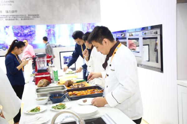惠而浦W系列厨电进博会揭幕，智能传感卓越烹饪
