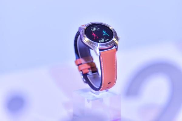 轻薄长续航智能潮表荣耀手表HONOR Watch开启首销 售价899元起