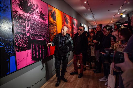 英裔美籍艺术家罗素·杨举办“造星时代”波普艺术大展