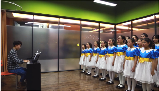 桔子树与中国教育电视台共推《桔子树下唱校歌》