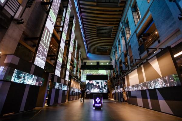 2018国际媒体建筑双年展在京开幕，爱普生工程投影机惊艳亮相现场