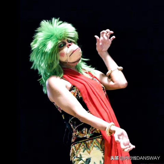 印尼跨性别跳舞超妖娆 朱丹说女人看了都惭愧