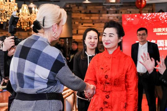 十国大使夫人齐聚北京美丽人生会所喜迎新春