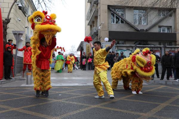 景山街道魏家社区“疏整促换新颜，左邻右舍过大年”传统文化民俗表演活动