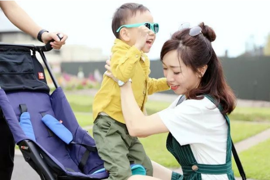 潮童 | 年糕妈妈:亲子关系金字塔模型 不间断的爱和引导