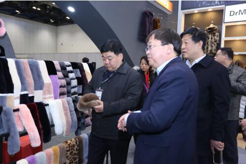 2019北京国际裘皮革皮制品交易会在京举行，大营裘皮备受追捧