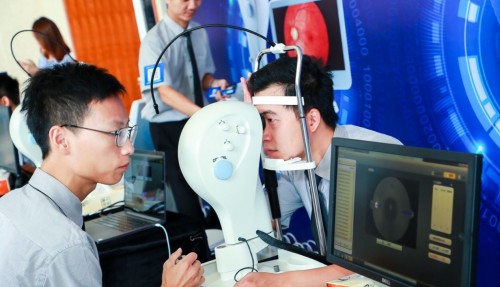 CNBC全球直播眼镜巨头星创视界中国眼镜业AI引国际关注