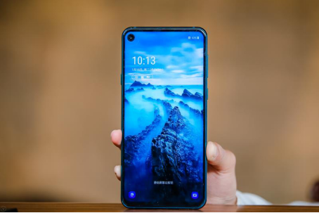 2019年手机流行趋势离不开三星Galaxy A8s“开孔屏”