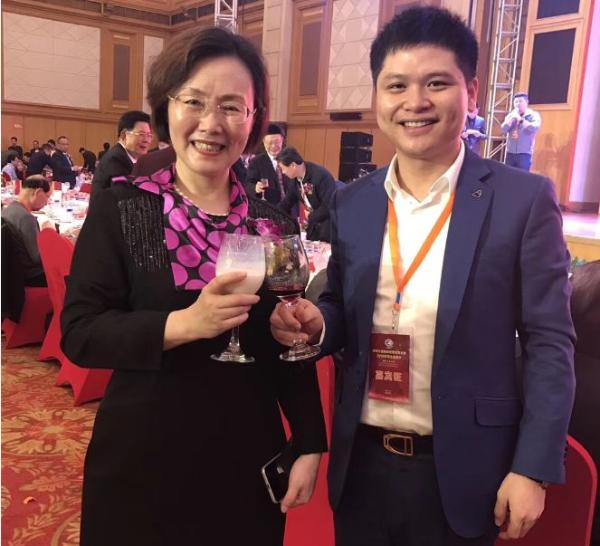 摩恩国际教育创始人胡智晨受邀参加深圳总工会2018年会 并获“工业强国青少年培育活动基地”授牌