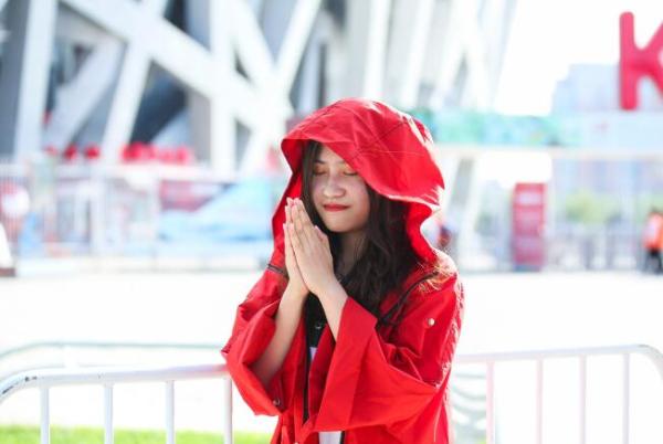 2018十大经典打call现场出炉！00后小正太、87岁老奶奶谁最疯狂？