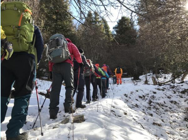 华耐登山队 再次登顶海拔5025米四姑娘山大峰