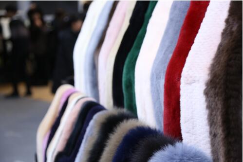 2019北京国际裘皮革皮制品交易会在京举行，大营裘皮备受追捧