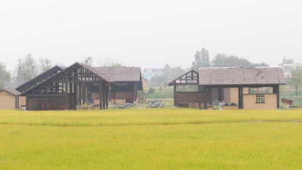 朝发岳阳楼，夕至韶山关 他骑着雅迪电动车翻越湖南山山水水