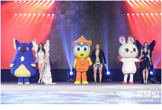 来伊份IP季：《超级伊仔》登陆嘉佳卡通，IP商品持续新增