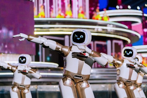 优必选Walker亮相春晚，向世界展示AI机器人的中国力量