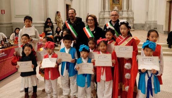 红黄蓝主办“流动的画展”，首次走进意大利法理宫