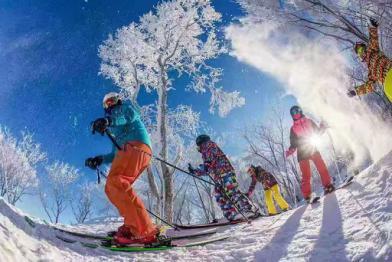 全面提升"雾凇之都、滑雪天堂"品牌影响力 全力打造世界级冰雪旅游目的地