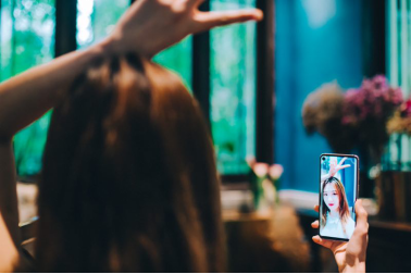 爱美之心，只有三星Galaxy A8s独角精灵版最懂