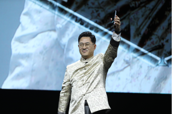 三星Galaxy Fold登陆中国，听听三星告诉你什么是未来