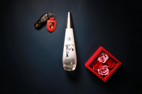 F玫瑰汾酒，市场上第一款为女性量身定制的白酒