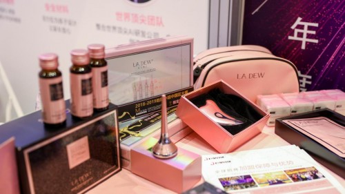 巨星行动携旗下品牌亮相第十三届中国美妆年度大奖