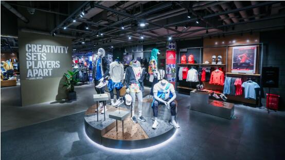北京全新阿迪达斯“运动时尚品牌体验店”东方广场开幕