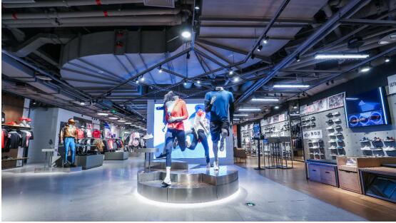 北京全新阿迪达斯“运动时尚品牌体验店”东方广场开幕