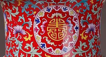 “为人民谋幸福”建国七十周年阳士琦陶瓷作品《人民尊》