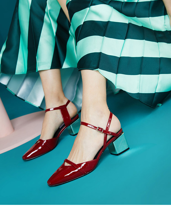 Luxury Rebel漆皮小红鞋 满足对时髦凉鞋的一切需求
