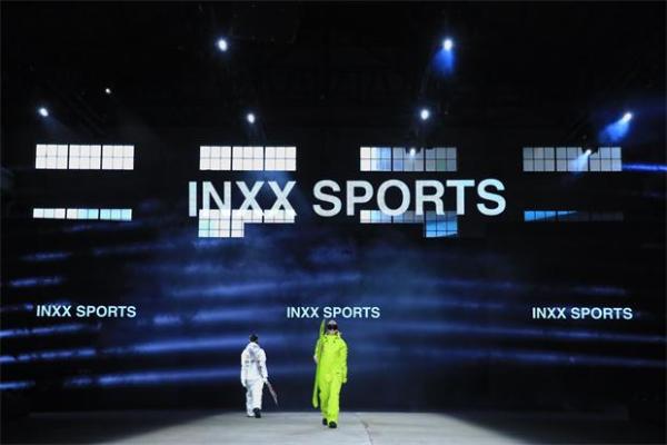 INXX带来2019 A/W "SuperstrINg/超弦" Fashion Show