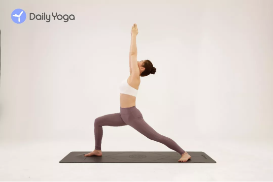 每日瑜伽分享:大姨妈期间到底能不能练瑜伽?