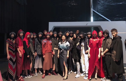 JICHENG2019FW绣染乃发生 用炫彩染料演绎中国元素