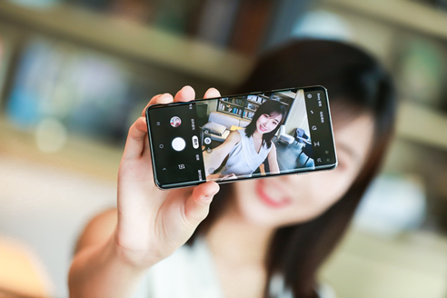 更出众的拍照体验，三星Galaxy S10+靠实力俘获消费者
