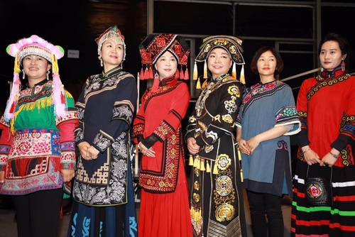 JICHENG2019FW绣染乃发生 用炫彩染料演绎中国元素