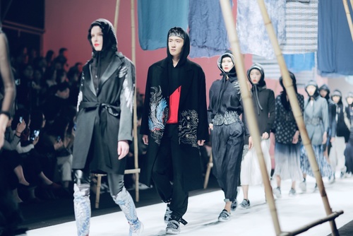 JICHENG2019FW绣染乃发生 用炫彩染料演绎中国元素