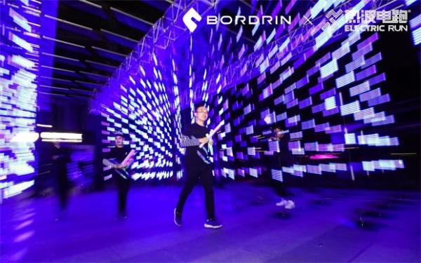 博郡汽车打造智跑电光星球，林更新开启热波电跑之夜