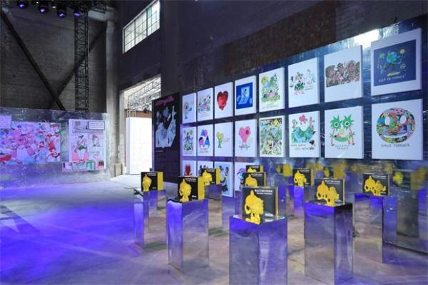 INXX带来2019 A/W "SuperstrINg/超弦" Fashion Show