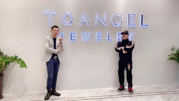 一群追梦的年轻人，用3D打印技术构建出的「TOANGEL」时尚王国