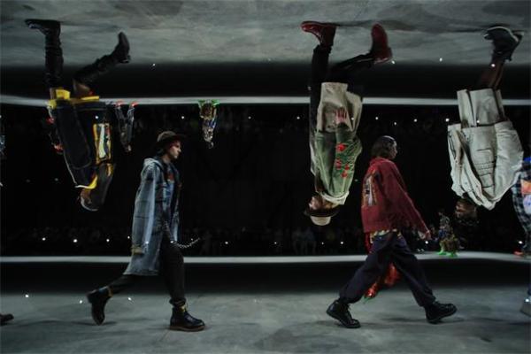 INXX带来2019 A/W "SuperstrINg/超弦" Fashion Show