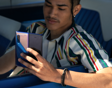 三星Galaxy Fold 极限测试 看行业标杆是如何炼成的