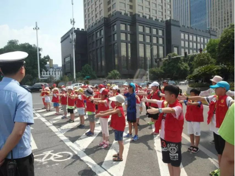 智诚阳光“小小智行侠”素质教育基地 让孩子未来更具竞争力