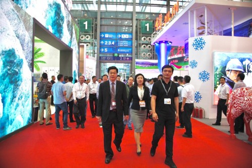 各级领导到国家对外文化贸易基地（北京）展馆巡展视察工作