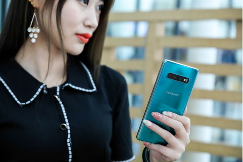 长假出游从衣食住行到拍照娱乐, 三星Galaxy S10系列全都搞定