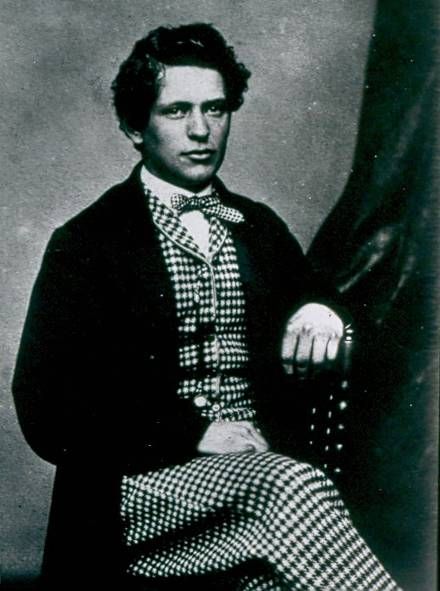 亨氏品牌成立150周年纪念，用经典绽放精彩