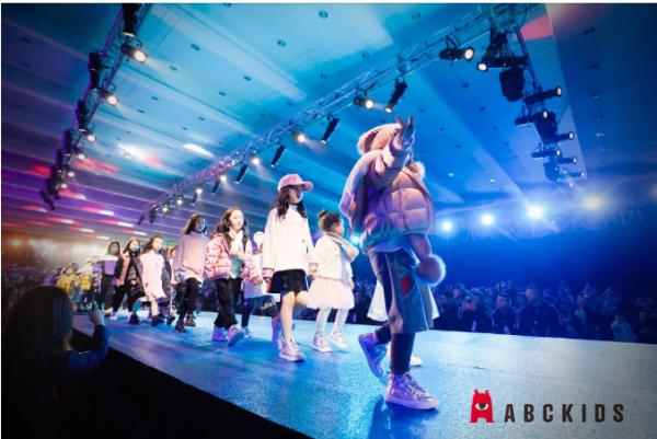 用爱诠释工匠精神 ABC KIDS总裁祁小秋荣获2019中国品牌影响力年度人物