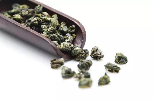 生活在都市里的女明星，爱上了这款来自贵州高原的绿茶