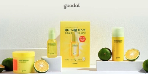 青春偶像毕雯珺代言果达儿，与肌肤享受温柔亲吻