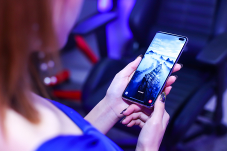 母亲节的仪式感 三星Galaxy S10实用手机推荐