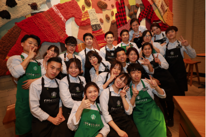 想象一颗咖啡豆存在的巨大潜力，用心聆听爱的声音 星巴克中国首家手语门店在广州开业